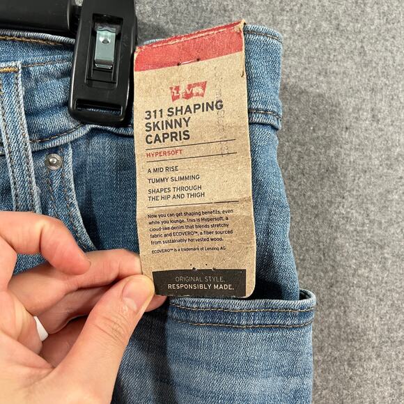 Levi's 311 Shaping Skinny Capri Women's Jeans Blue Denim Light Wash Size 18W - Picture 3 of 10